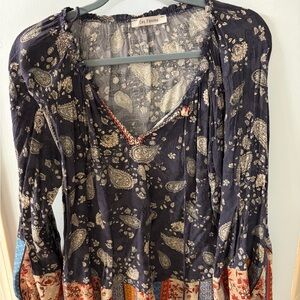 Ces Femme Floral Patterned Top in Blue and Cream